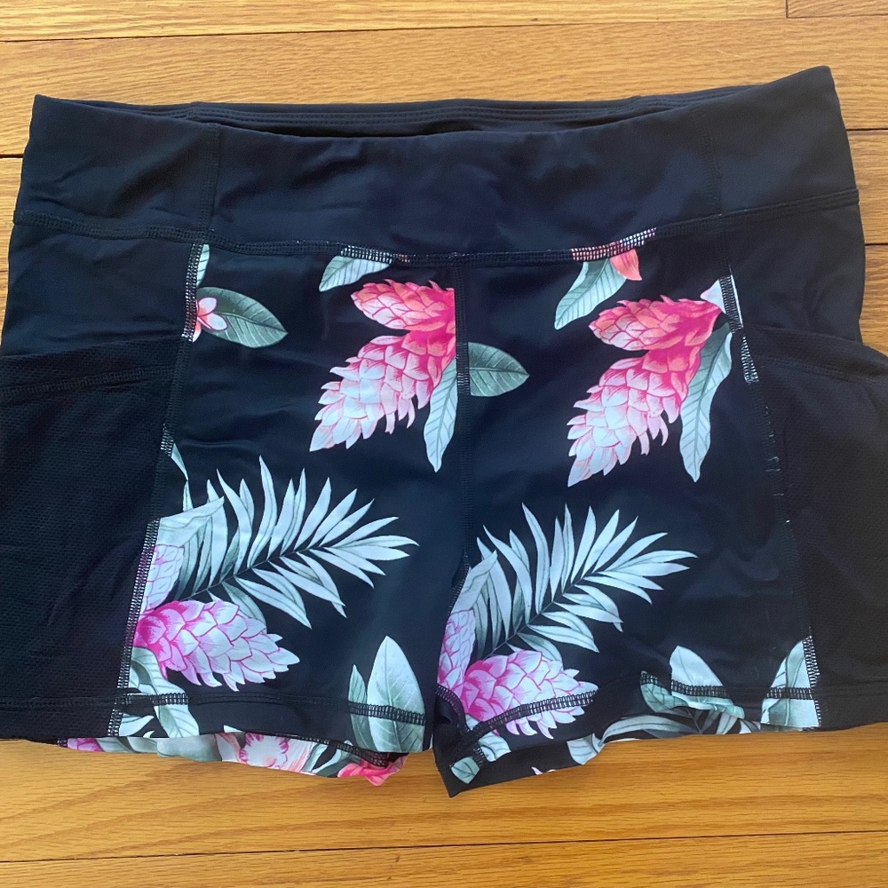 EIC Tommy Bahama Swim Shorts, size medium